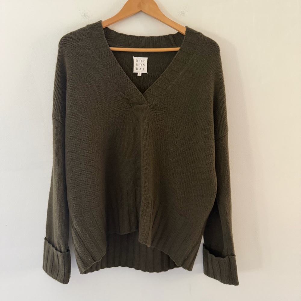 Not Monday Ella Cashmere Sweater V-Neck Oversized Olive Green Size Small Luxury